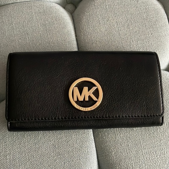 MICHAEL Michael Kors Handbags - Michael Kors Fulton Flap Continental Wallet